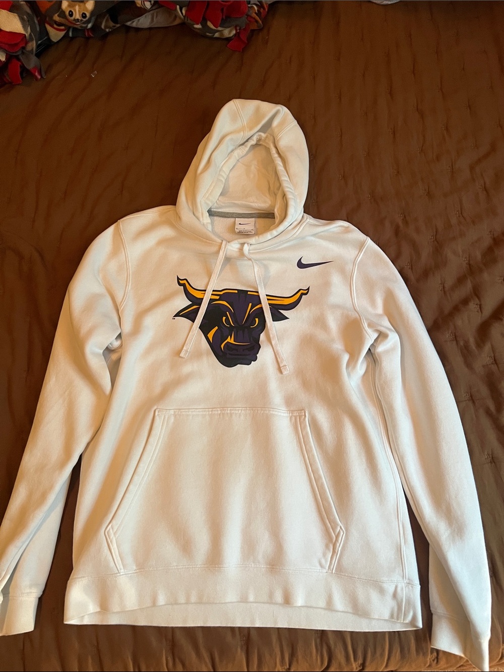 Nike White Hooded Sweatshirt with Navy and Gold Bull Emblem